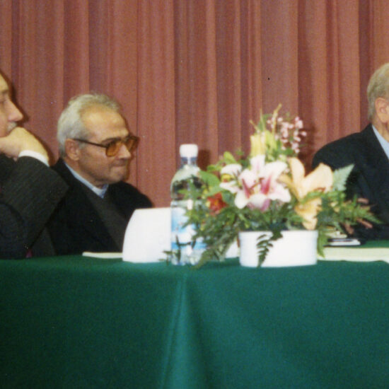 Cesare Cavalleri, don Luigi Negri, Eugenio Corti, durante una conferenza organizzata in occasione degli ottant'anni dello scrittore (2001)