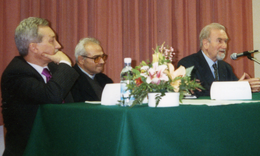 Cesare Cavalleri, don Luigi Negri, Eugenio Corti, durante una conferenza organizzata in occasione degli ottant'anni dello scrittore (2001)